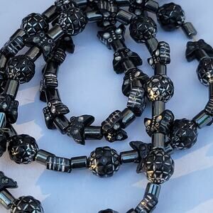 Vintage hematite bracelet carved animals black metallic stretch 90s